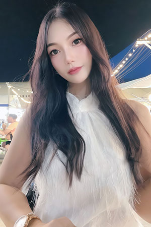 ニニ
